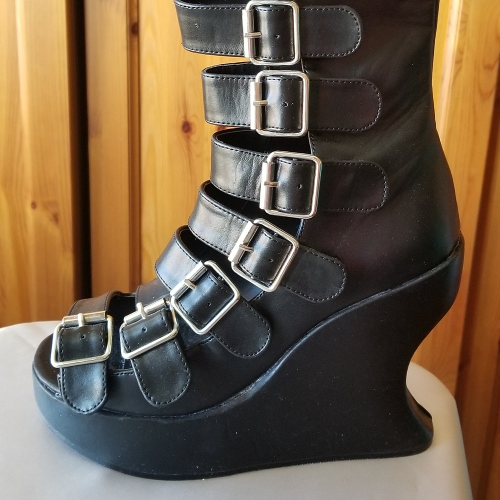 Demonia gladiator platform, Bravo-66, size 9